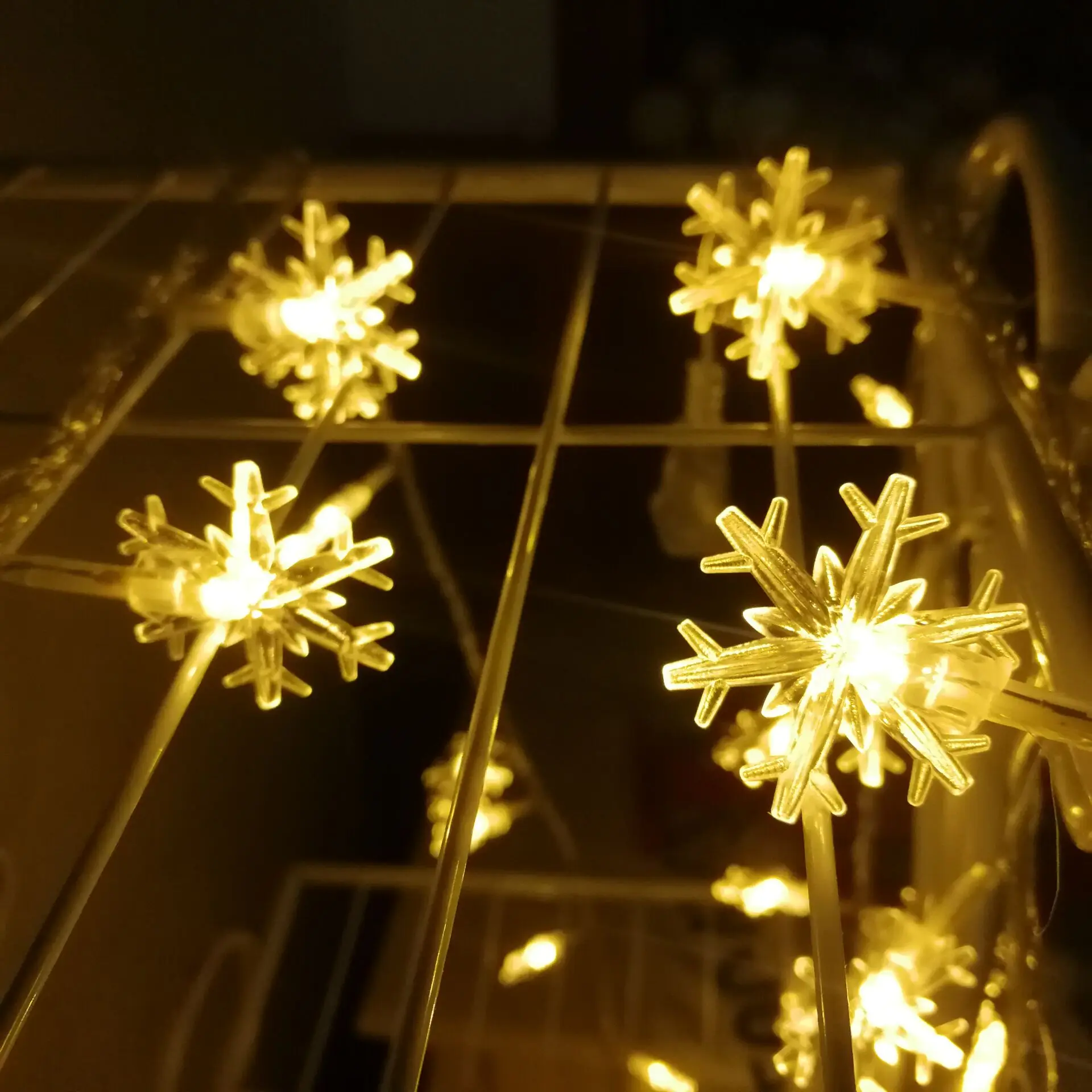Details about   Battery Powered Led Snowflake Lights String Christmas Tree Pendant Fairy Galand 