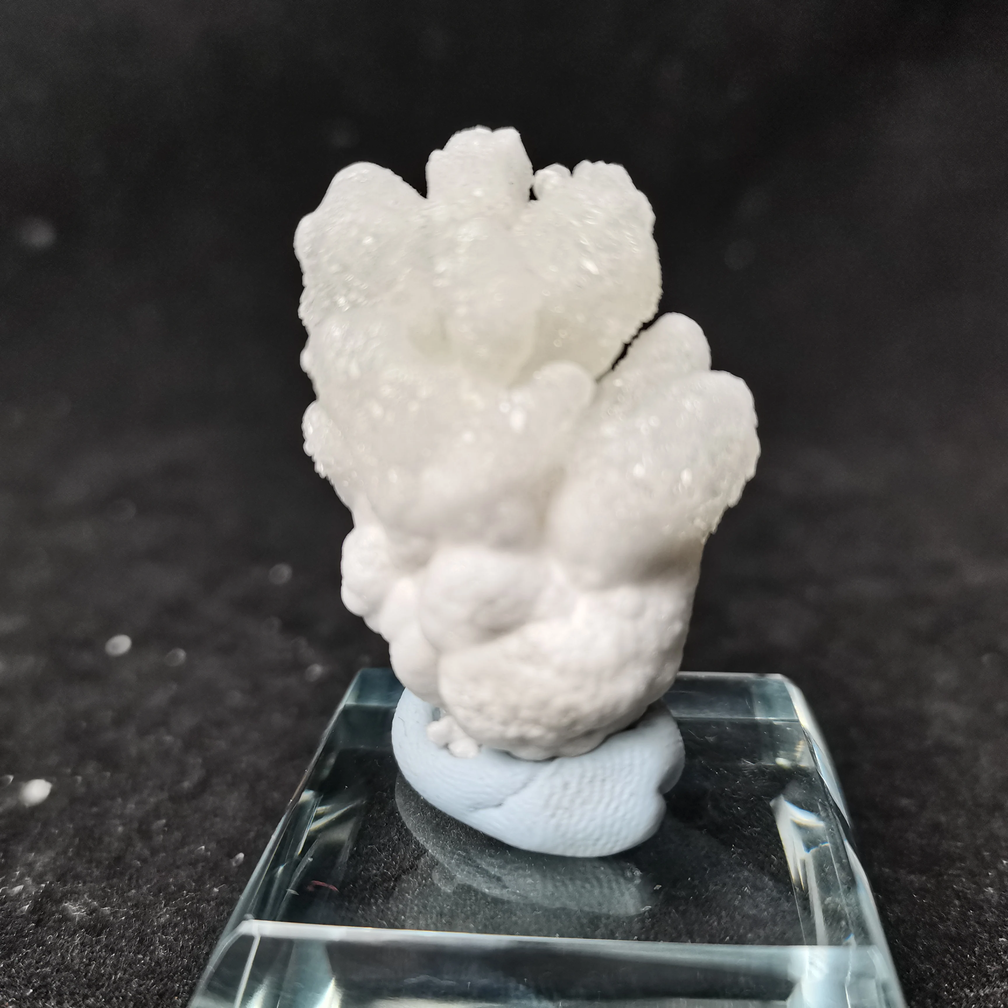 

17.6gElement samples of natural Zincite, crystal and fluorite