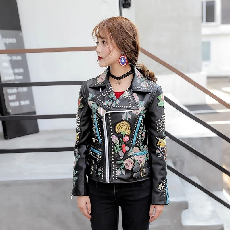 

2020 Autumn Brand Runway Women High Quality Pu Leather Jacket Gothic Embroidery Rivets Short Coat Biker Outwear Leather Jacket