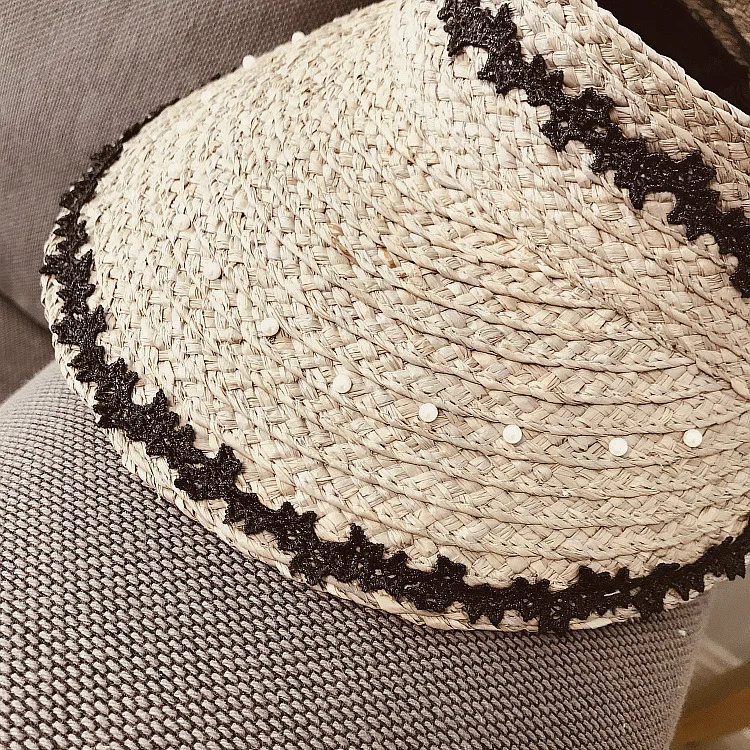 A (9)