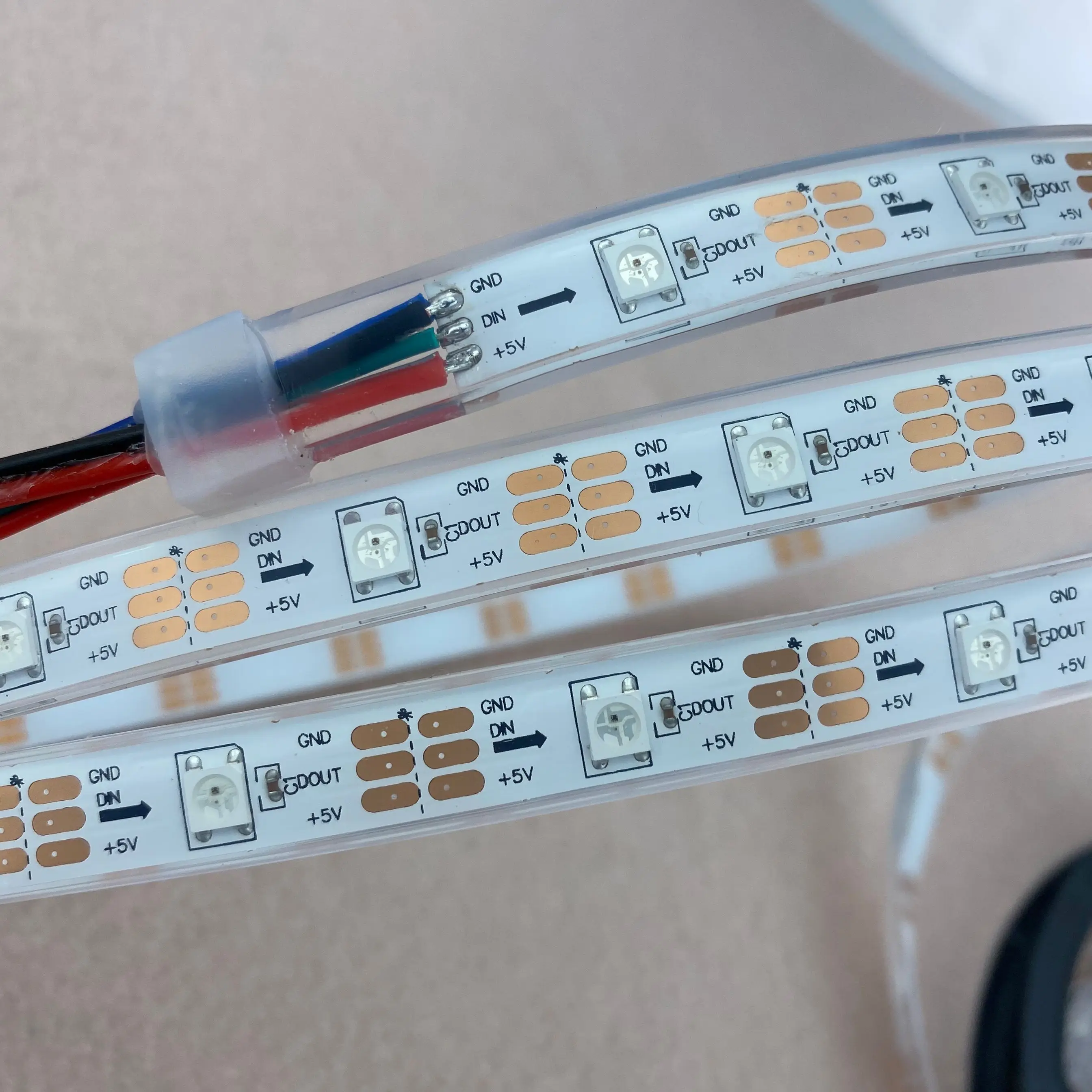 Светодиодная цифровая лента 5m DC5V IP65 WS2812B 30 шт. WS2812B/M с пикселями 36 Вт Белая