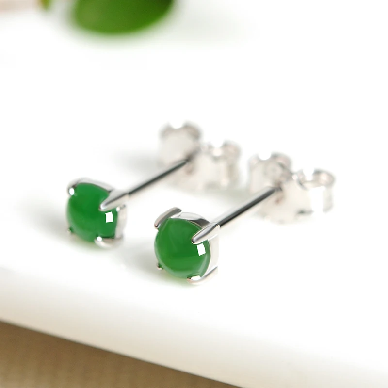 

Specially l925 silver inlaid natural A-cargo green egg face jade ear nails fashion simple women's jade earrings with certificate