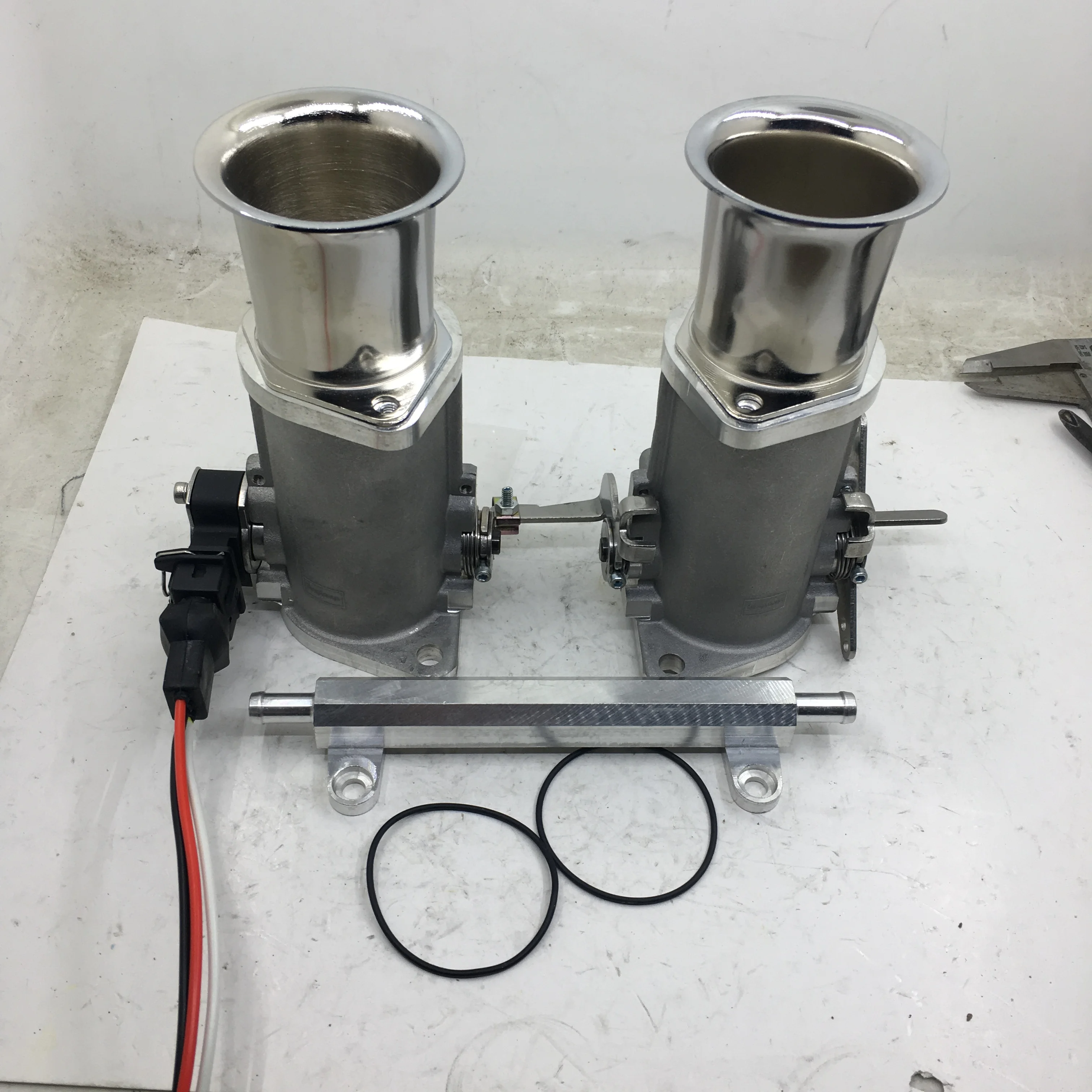 

SherryBerg FAJS throttle bodies INJECTION 45IDA pattern 45mm EFI Weber FOR VW Gemini Escort Datsun with air horns+TPS & cable