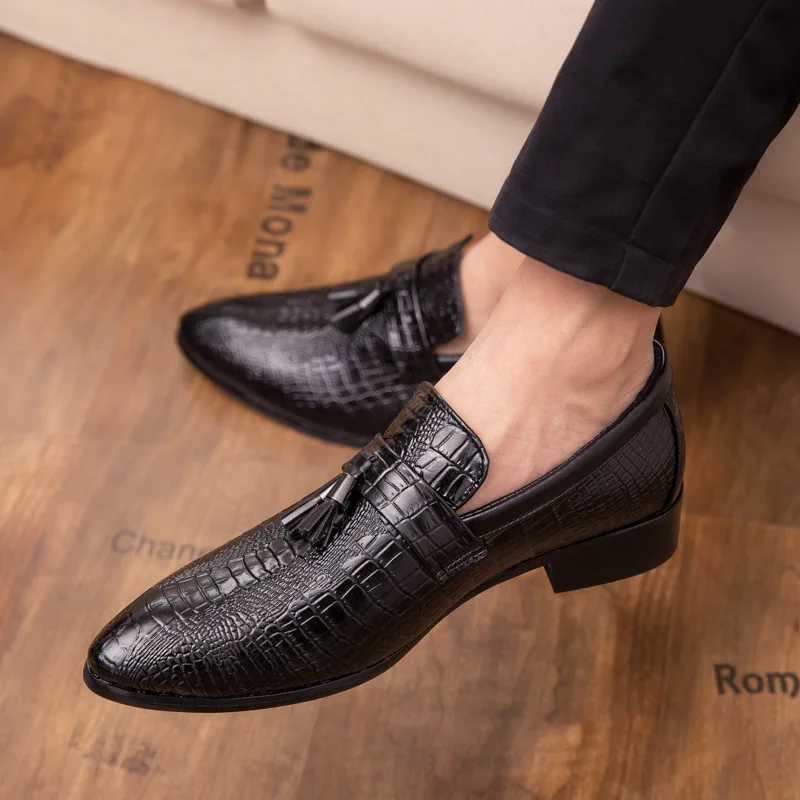 

Spring New Style Large Size Women's Pointed-Toe Leather Shoes Men's Tassels Decoration Hair Stylist Business Banquet Holiday Cas