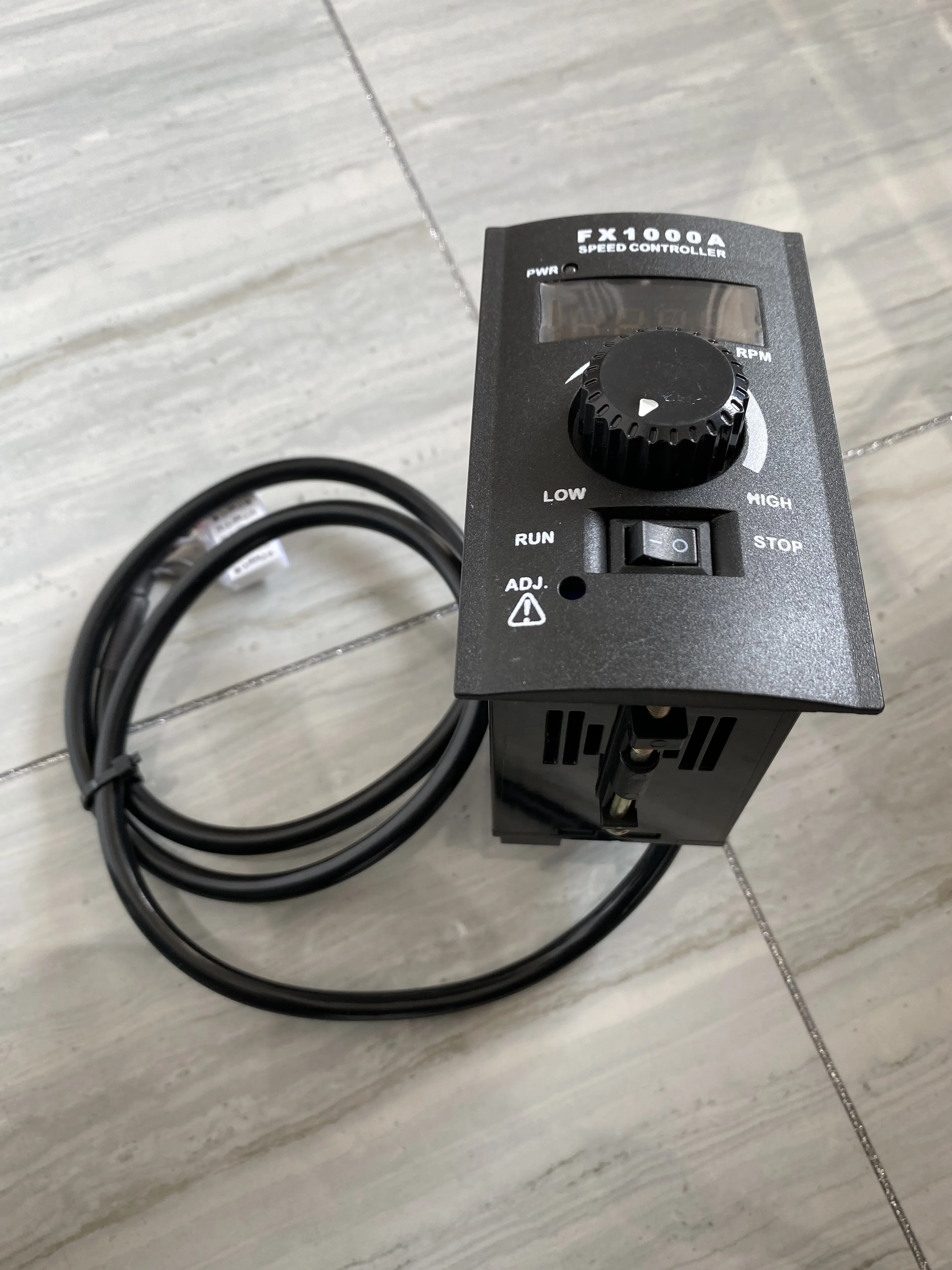 

SPEED CONTROLLER Professional governor of motor FX1000A