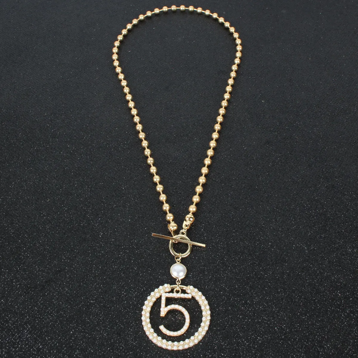 01561561