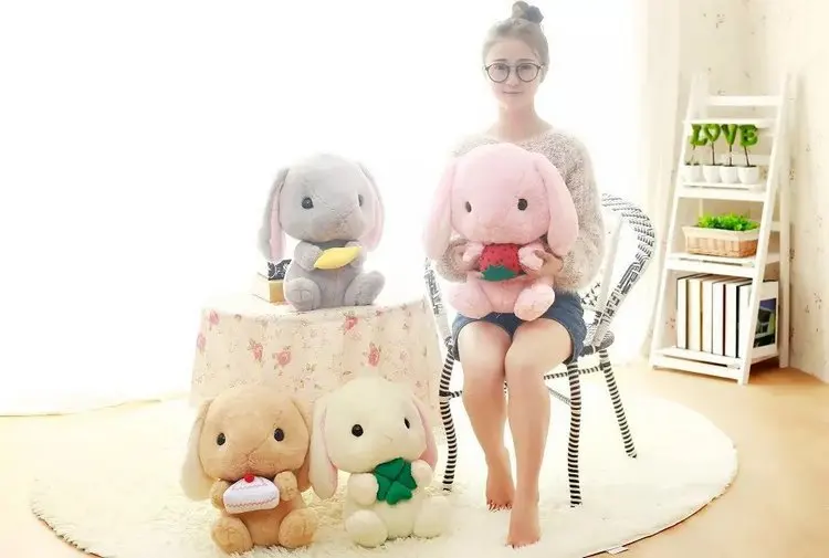 [Забавный] 45 см Kawai длинные уши кролик поедает клубника Плюшевые игрушки Подушка Мягкая чучело игрушки Реалистичные успокаивающие куклы подарок для ребенка