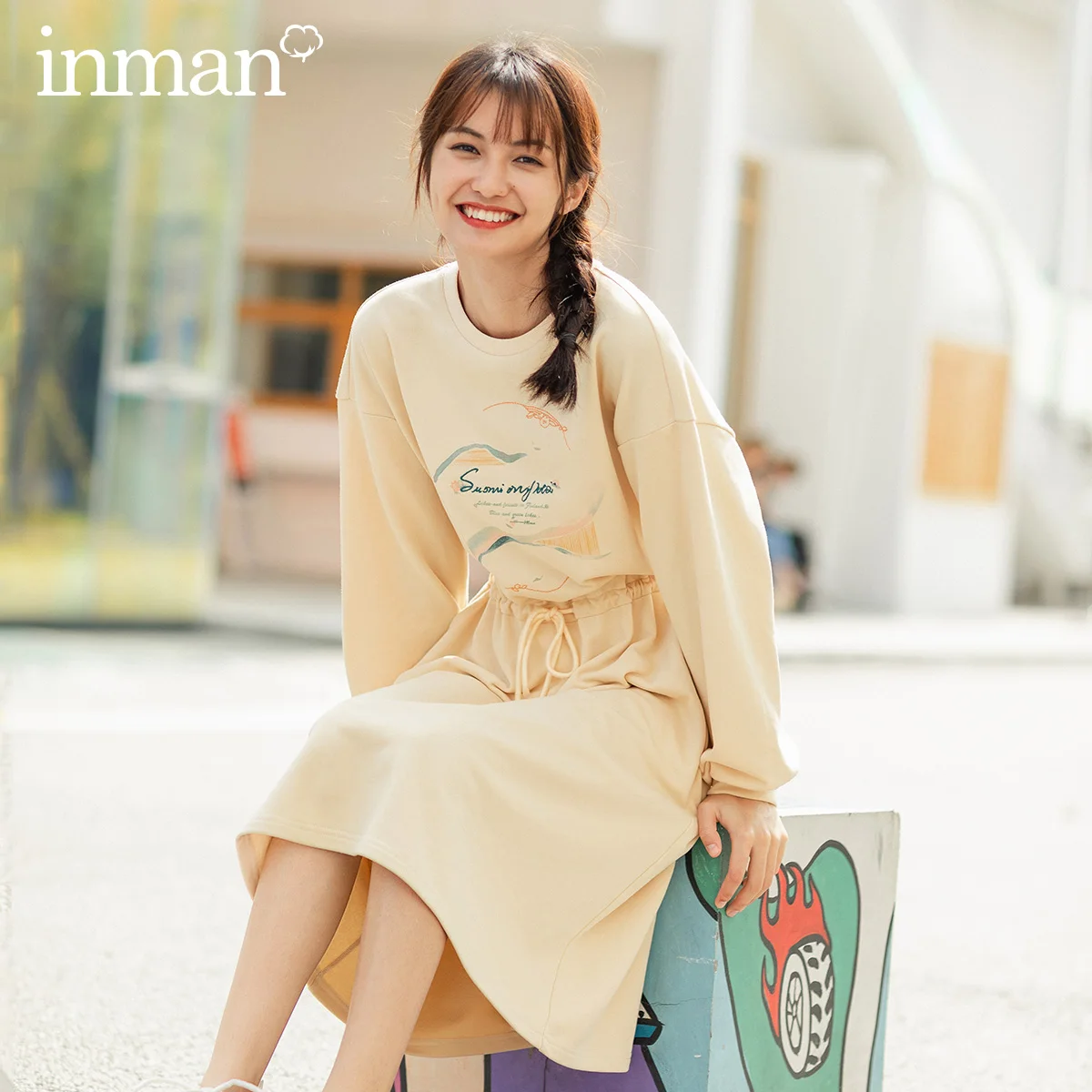 

INMAN 2020 Spring New Arrival Literary Round Collar Printed Drawstring Nipped Waists Loose Long Sleeve Dress
