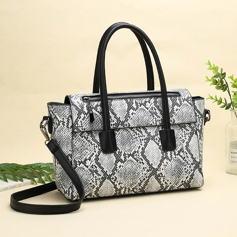

Elegant WOMEN'S Bag New Style Europe And America Retro Fashion Handbag INS Snakeskin Print ya hua bao Middle-aged Mom Shoulder B