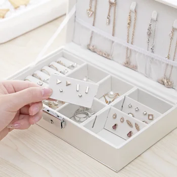 

Simple European Style Leather with Lock Jewelry Box Portable Jewelry Display Stand Earrings Rings Necklaces Storage Organizer