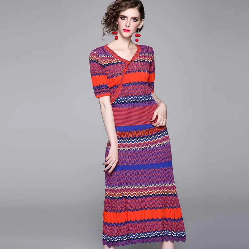 

French Dress Outfit Women's Retro Wavy Stripes Contrast Color V-neck Waist Hugging Knitted Jacket + Longuette Two Pieces