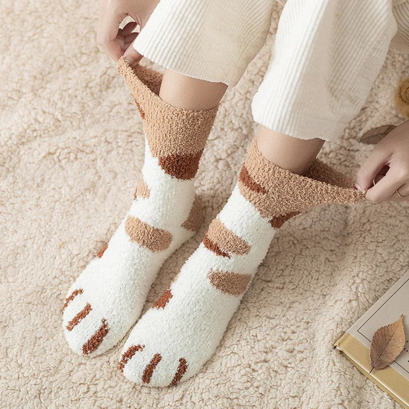 Женские носки Зимние коралловые флисовые плюшевые носки с узором в виде кошачьих лап для девочек, толстые теплые модные морозостойкие/Непродуваемые носки средней длины