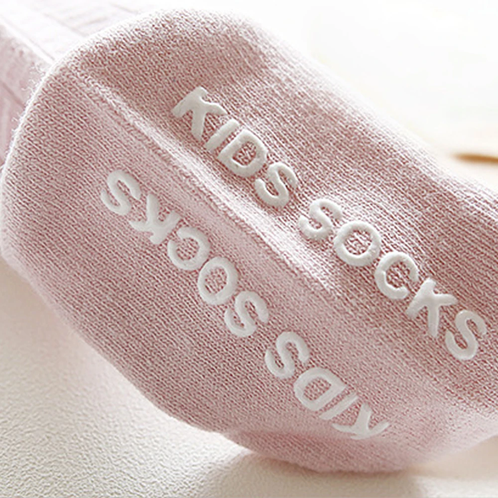 Хлопковые короткие носки для малышей, 5 цветов Нескользящие Вязаные гольфы высокого качества, теплые носки для мальчиков и девочек, шар-помпон