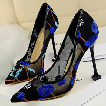 

2020 new fashion women's high-heeled shoes shallow mouth pointed flowers embroidery thread lace mesh hollow sexy nightclub shoes