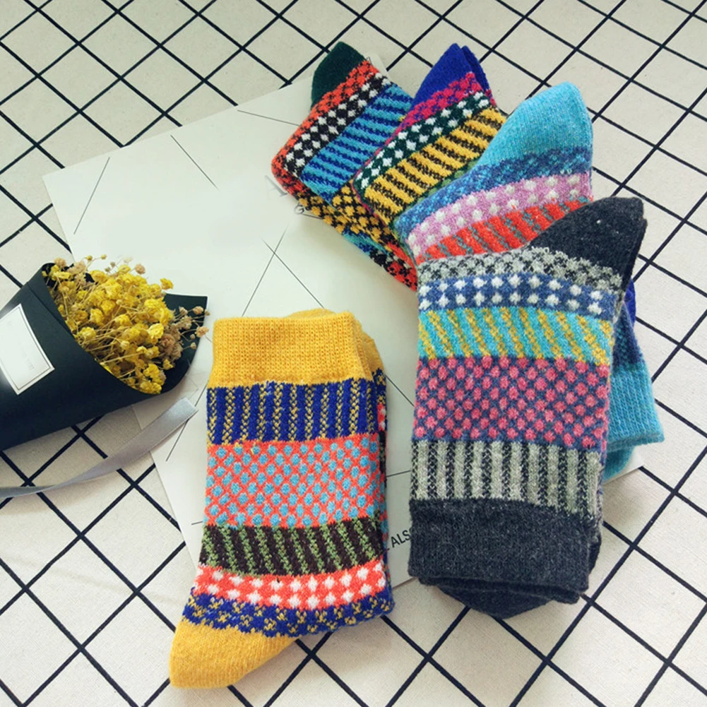5 пар дышащих осенних хлопковых смесей Рождественский узор разных цветов Теплые средние женские трубчатые носки зимние вязаные теплые