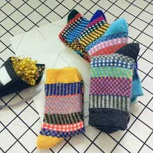 5 пар дышащих осенних хлопковых смесей Рождественский узор разных цветов Теплые средние женские трубчатые носки зимние вязаные теплые