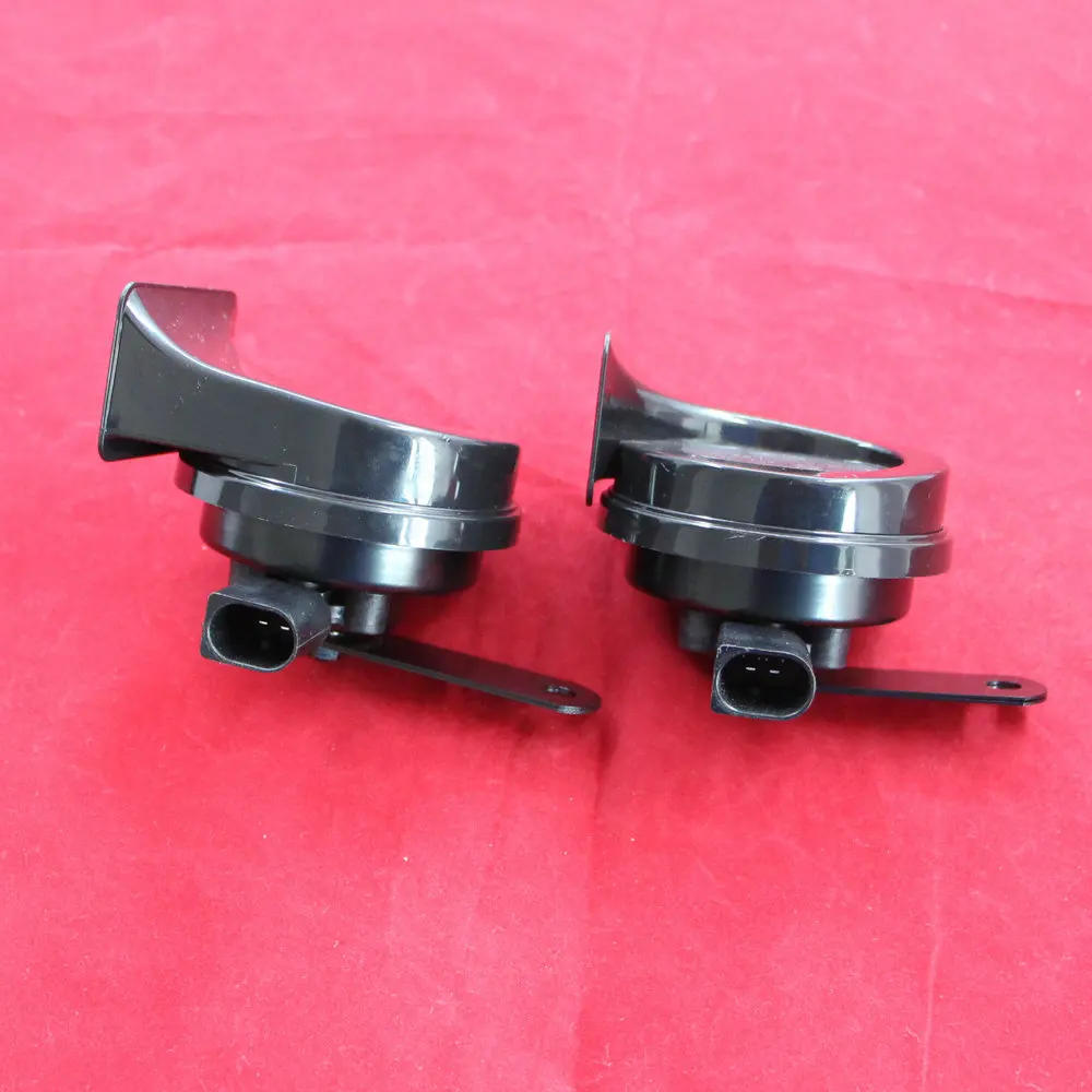 Apply to Golf 6 Jetta MK6 tiguan CC Passat Polo Car horn High and low pitch Snail horn One to two harness plug