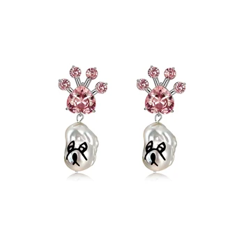 

Pure Hand-Painted Graffiti Shaped Freshwater Pearl Pink Lovely Dog's Paw Ear Stud Earrings for Women