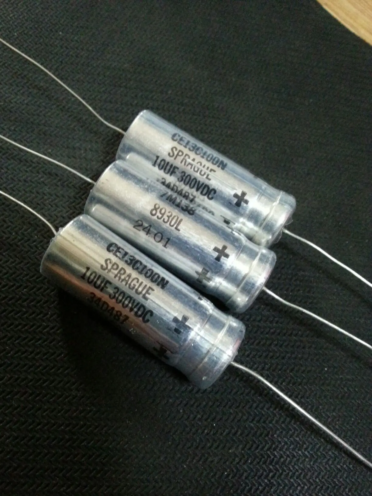 10pcs/30pcs American antique electrolytic capacitor SPRAGUE 10UF 300V 34D full copper foot free shipping