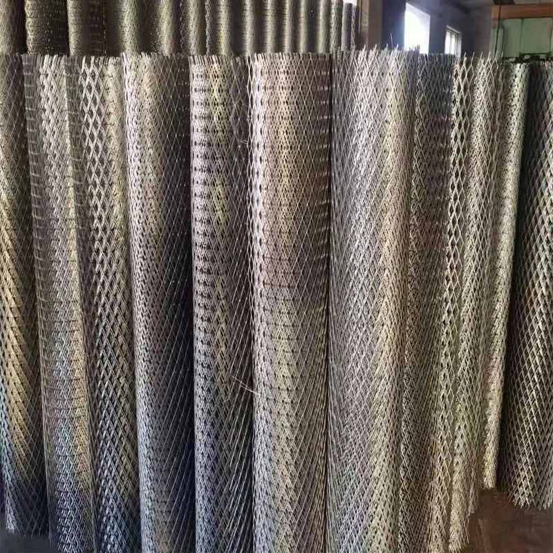 Pequeño Rollo Revestimiento de PVC expandido de malla metálica galvanizada  Malla de Metal Expandido - China Malla de Metal Expandido de titanio El  titanio se extendía una malla metálica, personalizar el metal