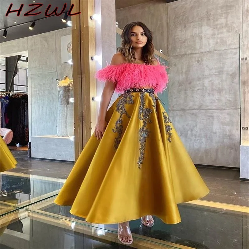 

Ankle Length Gold Prom Dresses Feathers Strapless Lace Appliques A Line Satiin Women Evening Gowns Arabic Dubai robe de soirée