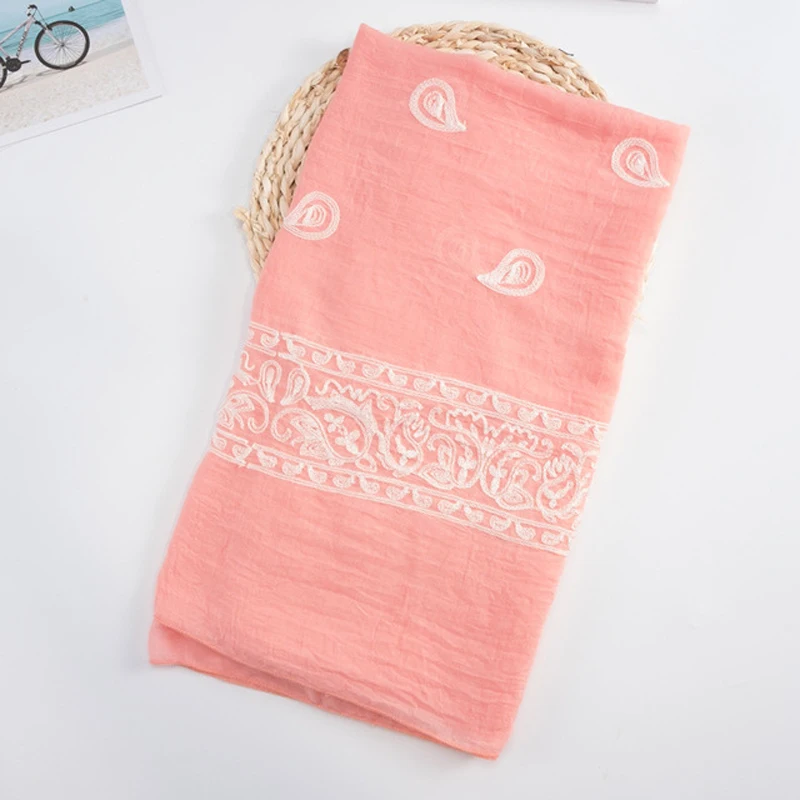 Black Scarves Wrap Foulard Hijab Écharpe de femme Oversize Plain Embroidered Viscose Shawl Scarf Écharpe Travel Seaside Holiday - Цвет: pink