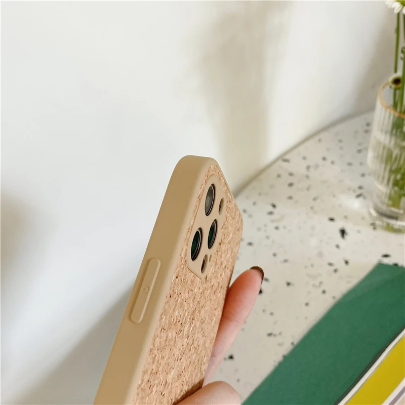 Eco-Friendly Shockproof Cork and Wood Phone Case - Solid Natural Design