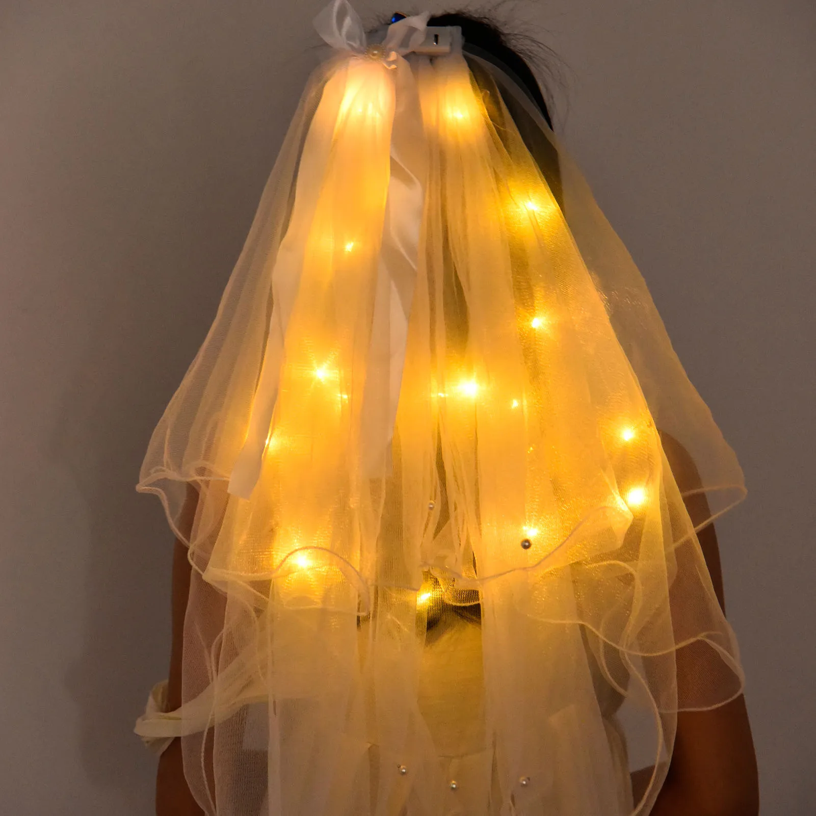 Wedding Veil Party Ribbon Edge Pearl White Bridal Veil with Light White Lace Edge Bridal Veils Ivory Appliqued Cathedral Wedding 1
