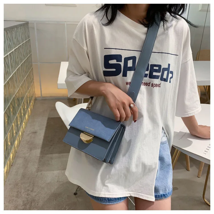 

Women 2019 new Korean version of the broadband lock lock a hundred catch single-shoulder bag fashion gas slant slant Sling smal
