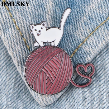 

20pcs/lot DMLSKY The cat is running on the wool Funny Brooches Cartoon Metal pins Icon on The Backpack Pin Badges M4056