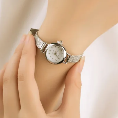 

Korean Style Fashion Petite Vintage Quartz Watch Small Dial Students Female Watch Fine Table with Mesh Belt Steel Watch