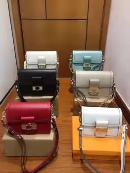 

2020 new leather crossbody bag high quality commuter bag chain letter female bag INS favorite fashion bag