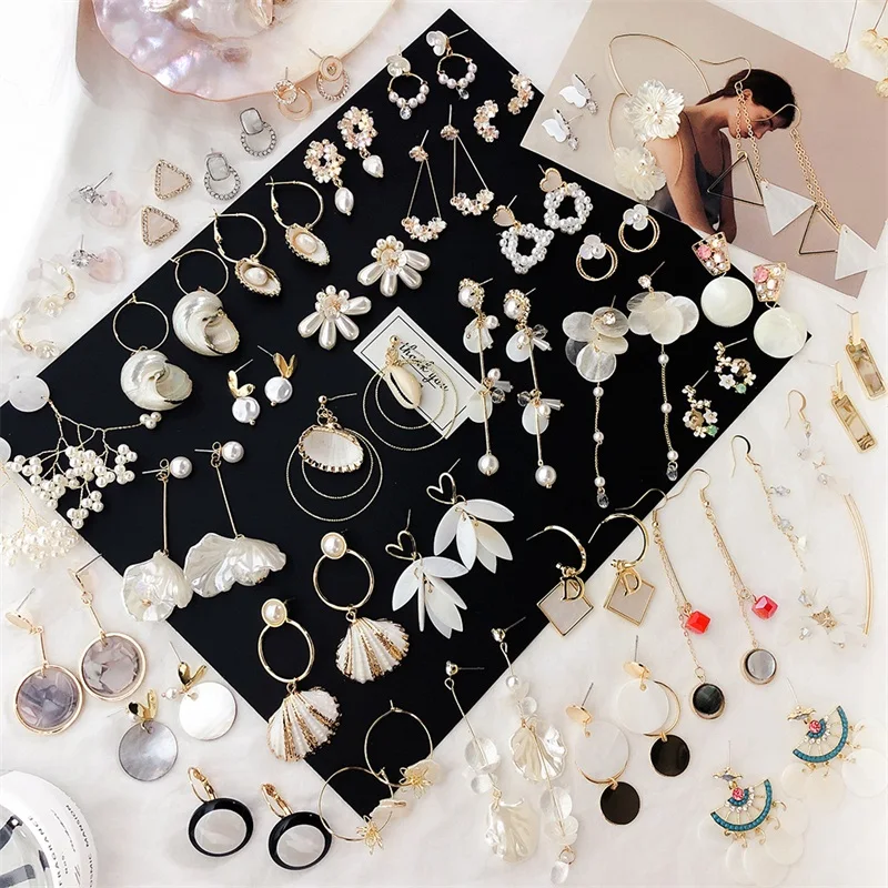 

Korean Fashion White Acrylic Flower Pendant Geometric Heart Shape Long Pearl Shell Earrings Temperament Woman Earrings Jewelry