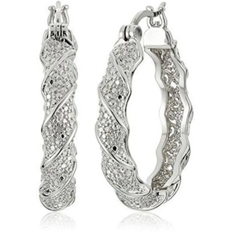 12012345160_751171350