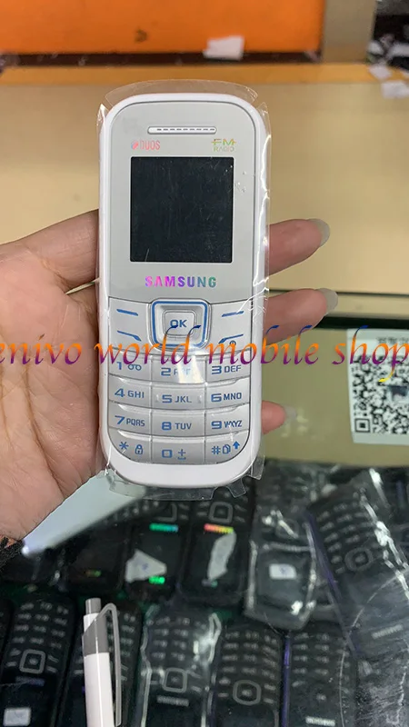 E1207 разблокированный мобильный телефон samsung E1207 E1207T 1,5 дюймов две sim-карты FM радио громкоговоритель 800 мАч батарея