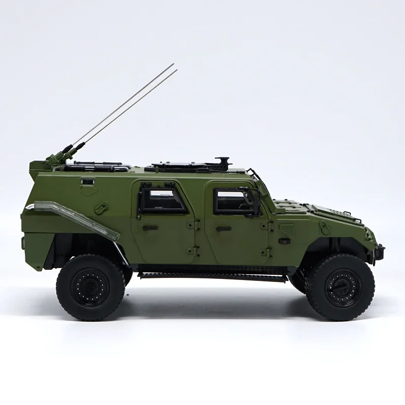 1:18 Dongfeng воин Внедорожный Бронированный автомобиль сплав 70-летие парадный военный бронированный автомобиль модели для подарка