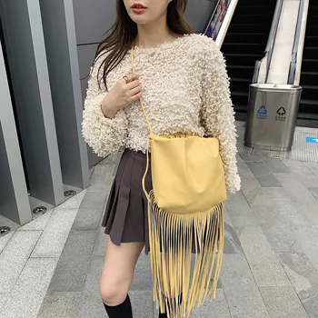 

2020 New Fashion Long Tassel Trend Design Pouch Shoulder Bag For Women High Quality Soft PU Leather Dumpling Bag Female Fringed
