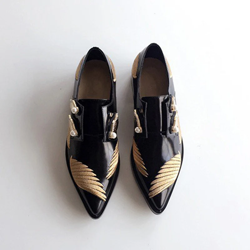 Туфли-оксфорды с острым носком, в винтажном стиле, с золотой вышивкой, жемчугом, лакированные, блестящие, черные, на плоской подошве, Осенние, на квадратном каблуке 2 см, большие размеры 15 16, женская обувь, FSJ