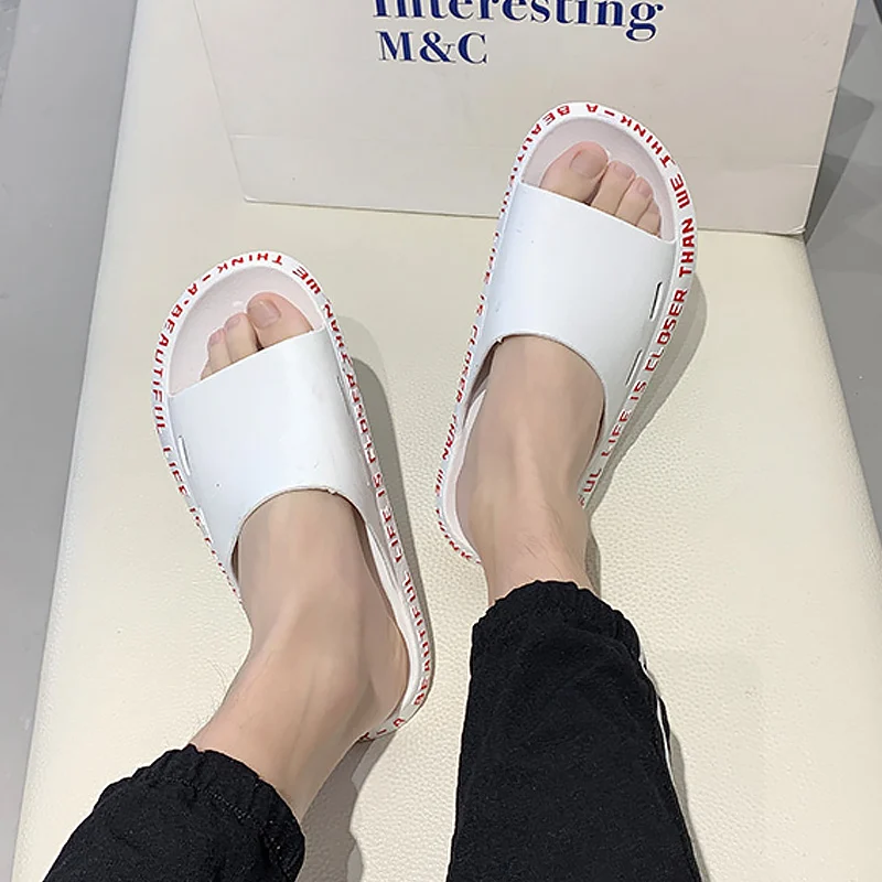 

2020 New Hot Summer Outdoor Women Slippers Platform Non Slip Woman Shoes Comfort Home Slippers Bathroom bedroom