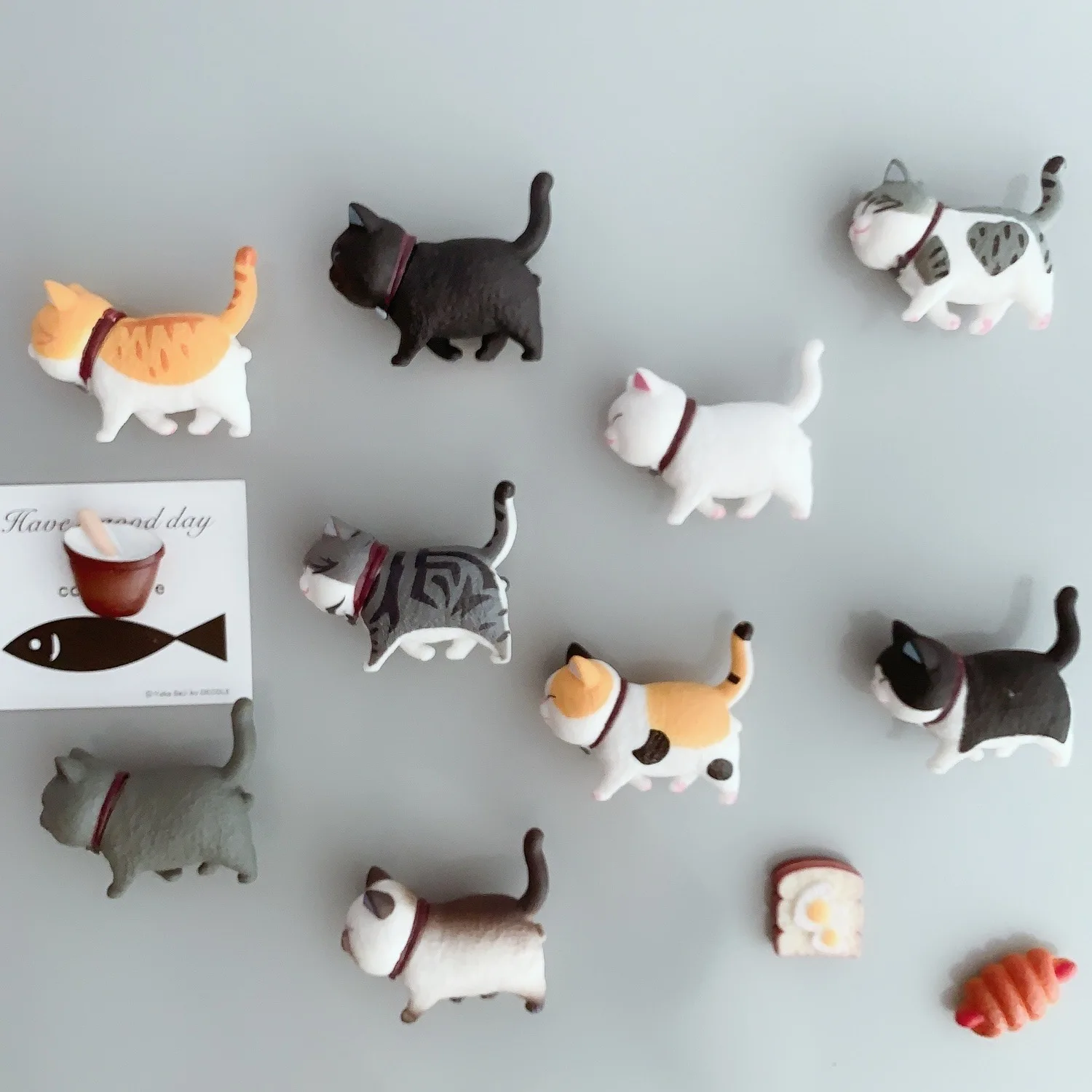 Ornament Crafts Miniature Figurines Miniature Ornament Cat Toy Ornaments Cat Figurine Decoration Cat Figurines 1pcs Mini Cute Cat Ornaments PVC Animal Miniatures Figures Toy Home Decorations Desktop Car Decor New Year Gift