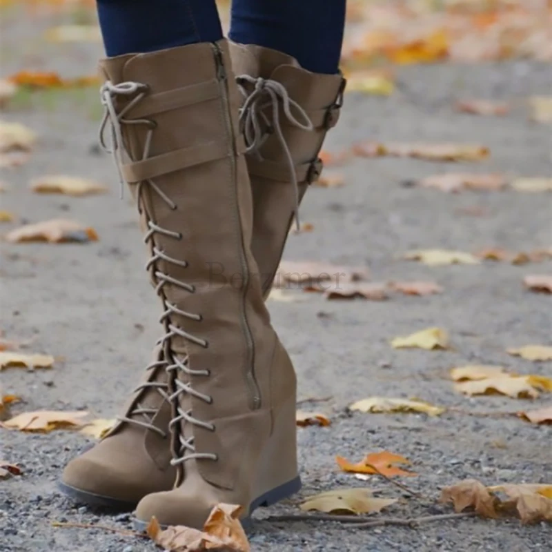 BERZIMER/Винтажные сапоги до колена на танкетке со шнуровкой Zapatos De mujer, женская обувь из искусственной замши, большие размеры 39, 45, 47