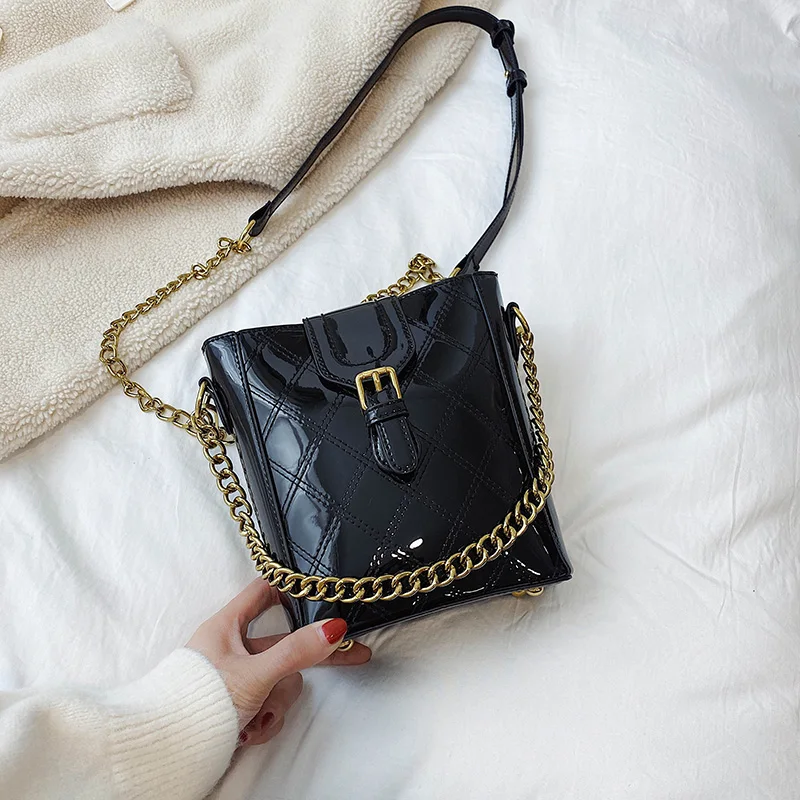 

2020 new ladies handbag fashion small bag women shoulder bag patent leather shiny handbag chain bag fashion bucket bag