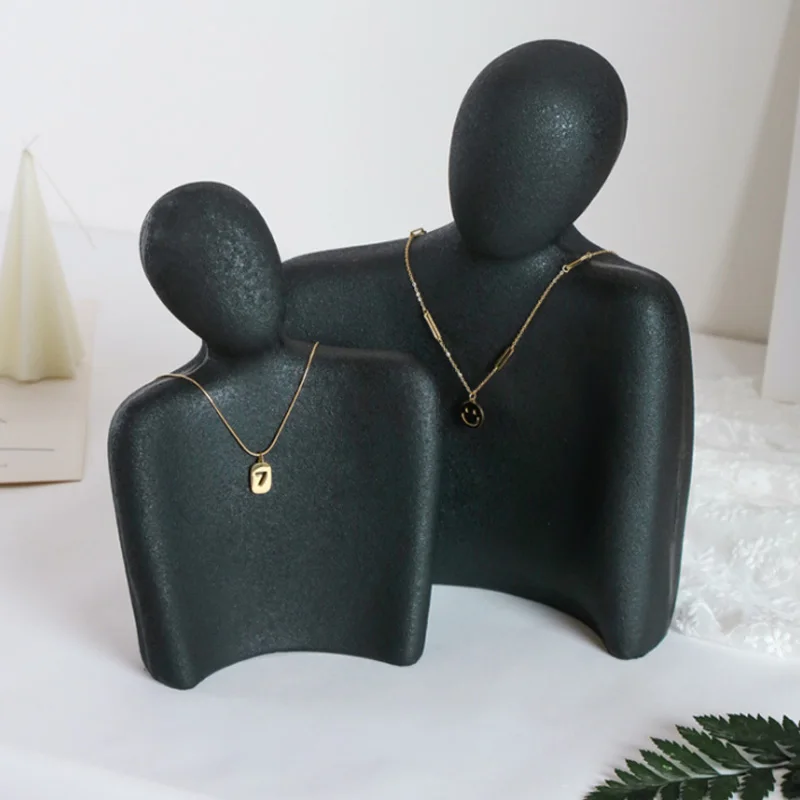 New Nice Matte Black Resin One Set Necklace Medium Side Portrait Model Pendants Jewelry Display Stand Necklaces Display Props