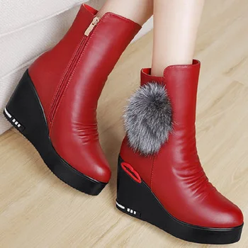 

Net red autumn and winter 2018 new wild Korean version of the boots snow boots women's flat boots children's autumn plus velvet