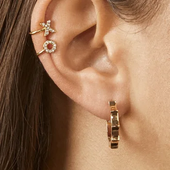 

2020 New Design A-Z 26 letters Handmade Rhinestone Paved Initial Clip On Earrings Small Gold Crystal Ear Cuff Name Earring