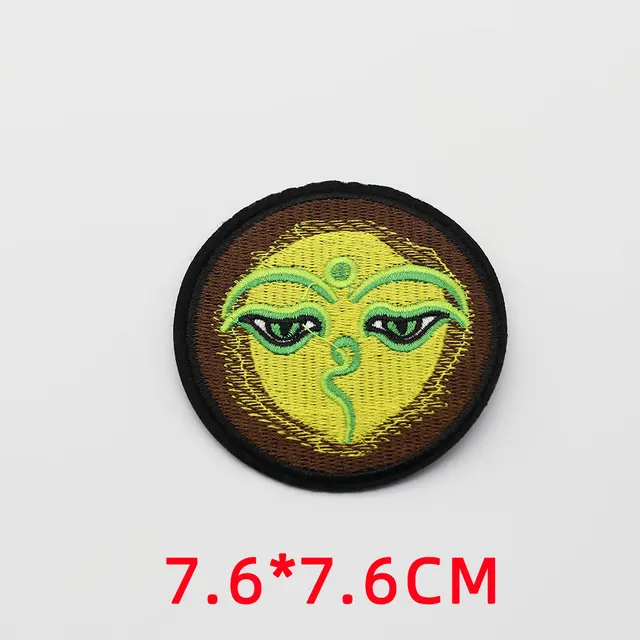 Alien Clothing Patch Embroidery Cloth Stick DIY Sewing Accessories Robot Badge Clothing Decal Decoration Iron Patch DY0522-8