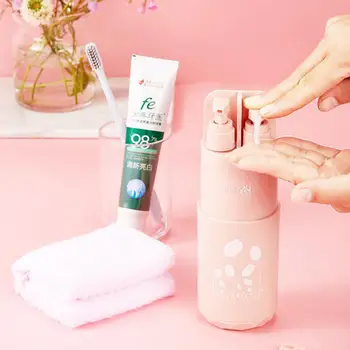 

GloryStar 5Pcs/Pack Travel Portable Shampoo Split Bottles Comb Toothbrush Towel Wash Suit Can Boarding