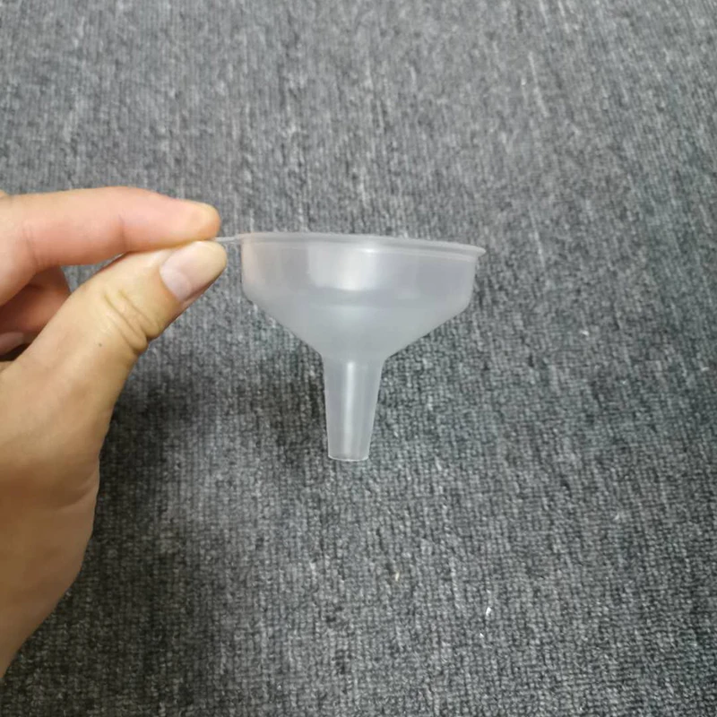 

Medical Liquid Dispenser Disinfectant Funnel Plastic Bottling Funnel Hand Sanitizer Disinfectant Condiment Bottle Separator 4pcs
