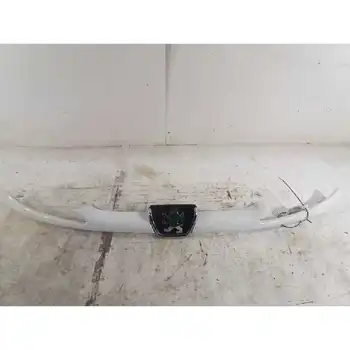 

8686731 Front grille Peugeot 206 Saloon 1.4