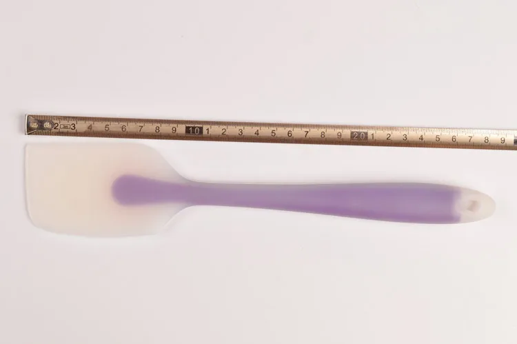 Currently Available Wholesale Translucent FDA Silica Gel Large Size One-piece Scraper Cake Scraper Baking Tool